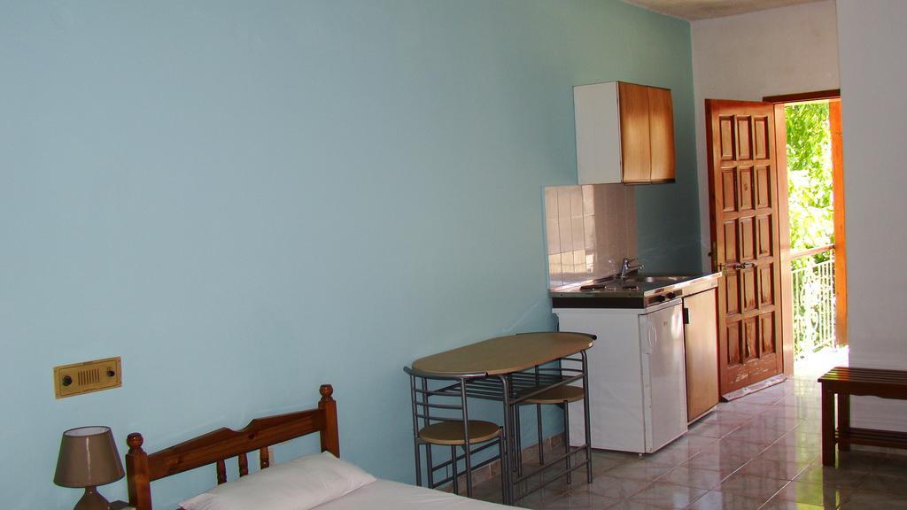 Apartamento Kristi Poros  Habitación foto