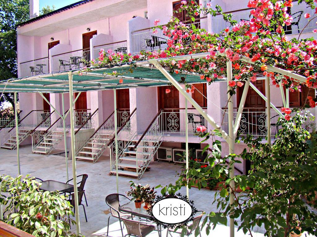 Apartamento Kristi Poros  Exterior foto