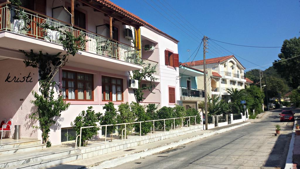 Apartamento Kristi Poros  Exterior foto