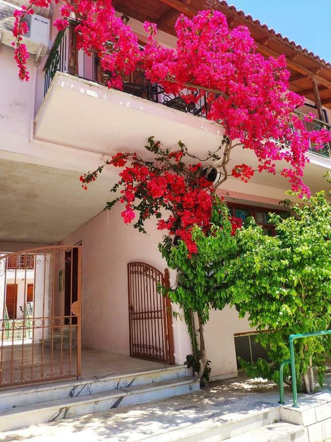 Apartamento Kristi Poros  Exterior foto